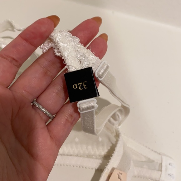 Victoria’s Secret Bridal Bra 32D - Picture 7 of 9